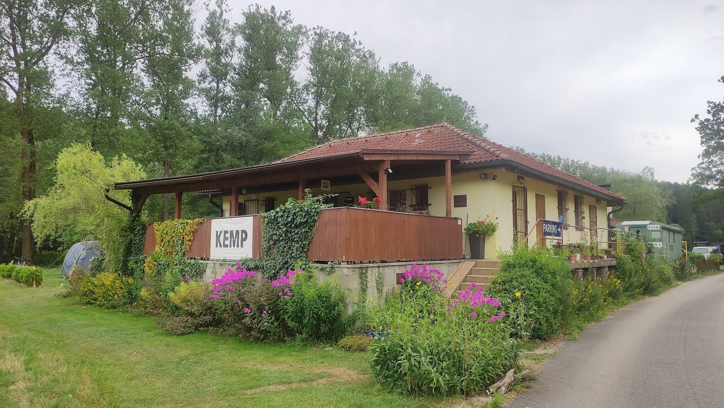 Camping Paradijs (Rájov) — Zlatá Koruna